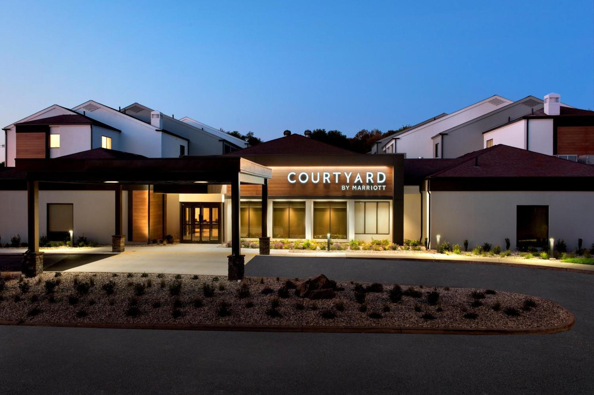 Courtyard By Marriott New Haven Wallingford Exterior photo