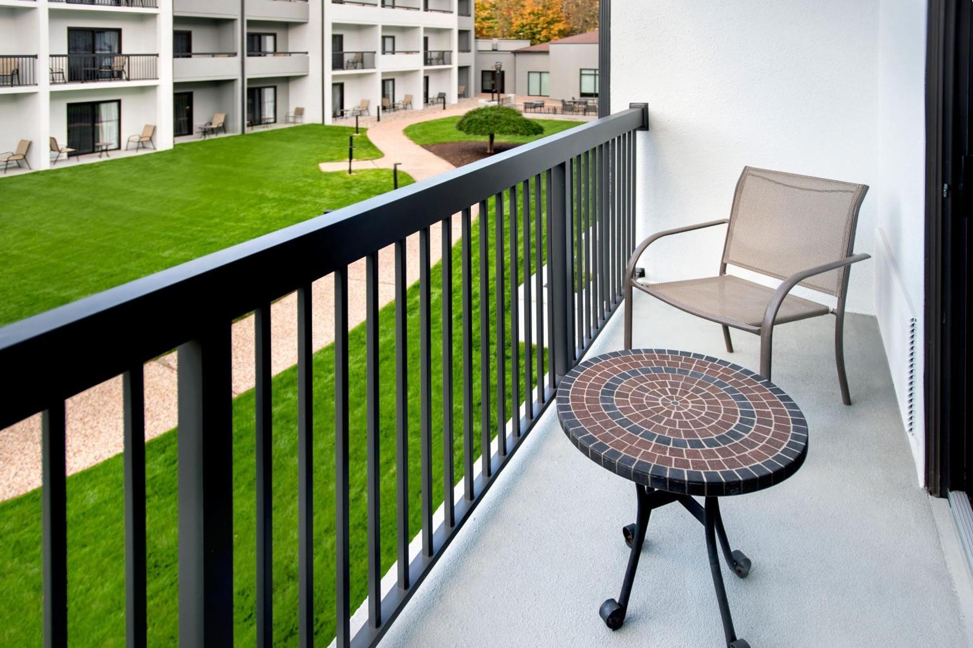Courtyard By Marriott New Haven Wallingford Exterior photo